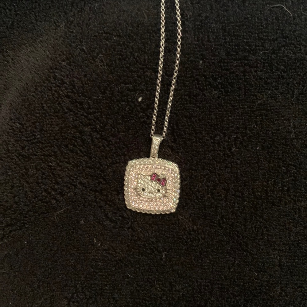 Hello kitty necklace